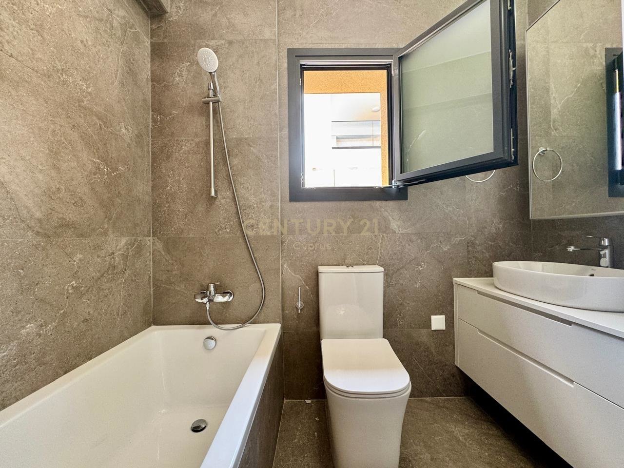 3 bedrooms Penthouse in Limassol, Cyprus No. 55426