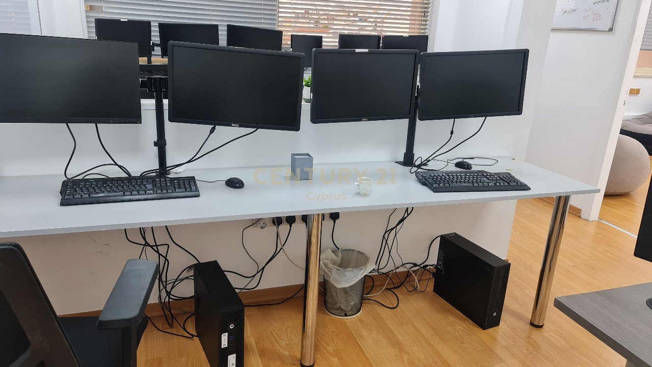 230m2 Oficina en Limassol, Chipre No. 54178