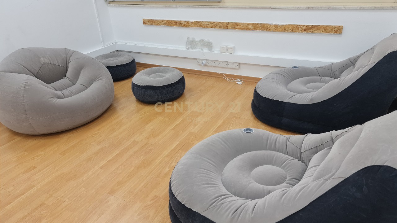 230m2 Oficina en Limassol, Chipre No. 54178