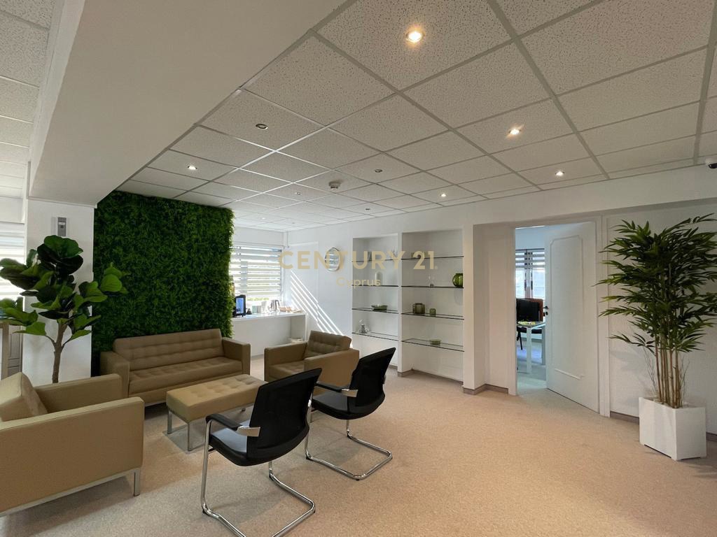 200m2 Oficina en Limassol, Chipre No. 54177