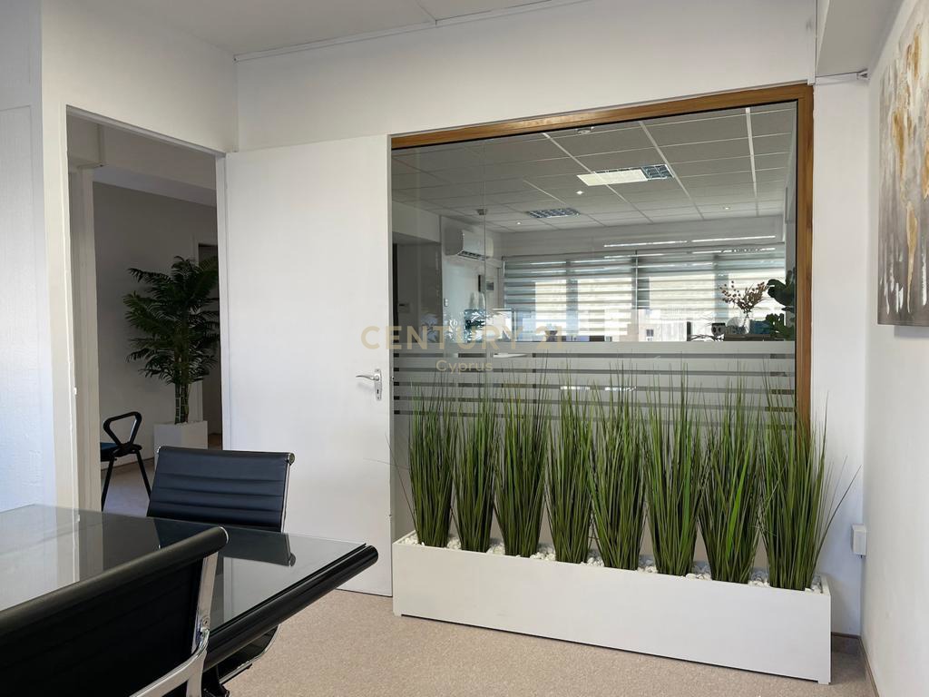 200m2 Oficina en Limassol, Chipre No. 54177