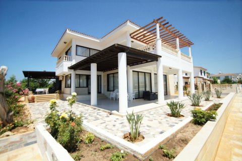 5 chambres Villa à Coral Bay, Pegeia, Paphos, Chypre No. 47150