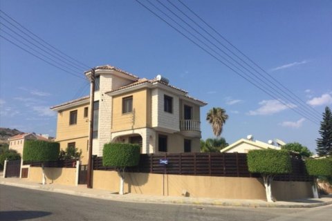 4 bedrooms Villa in Limassol, Cyprus No. 38328