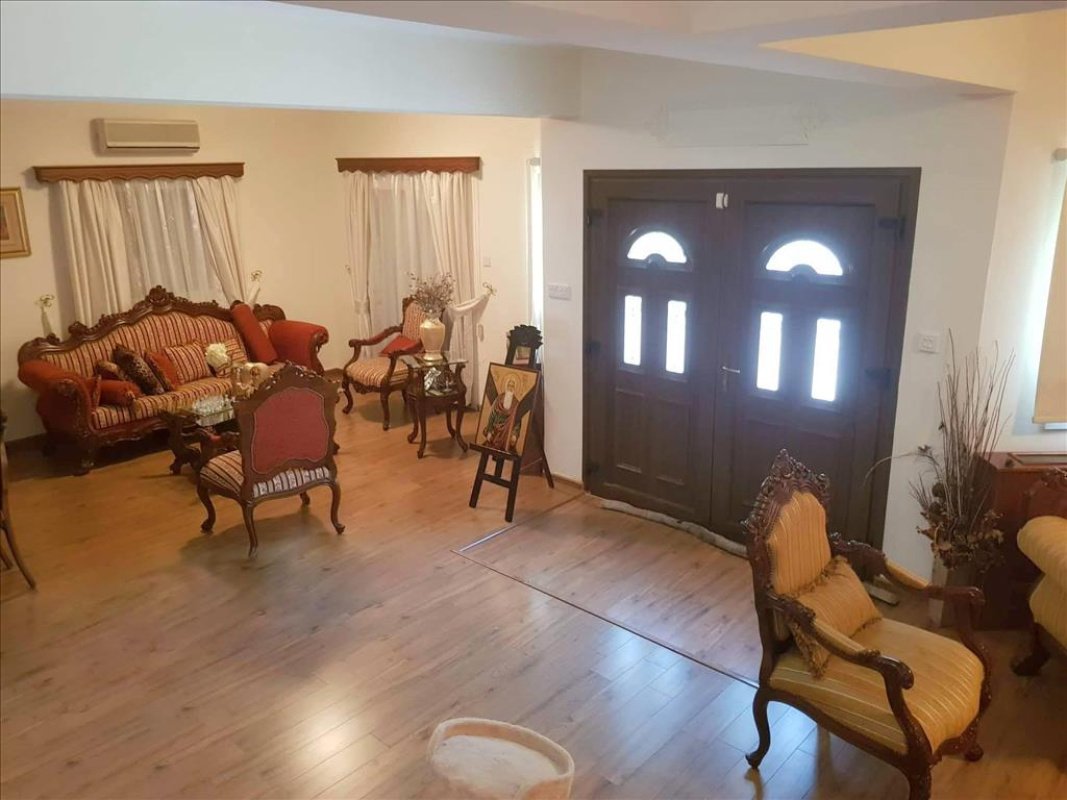 320m2 Villa in Limassol, Cyprus No. 38330