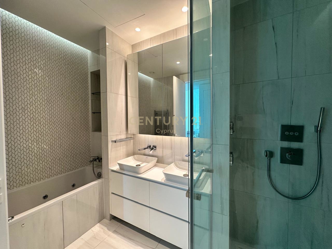 2 chambres Appartement à Germasogeia, Limassol, Chypre No. 35693