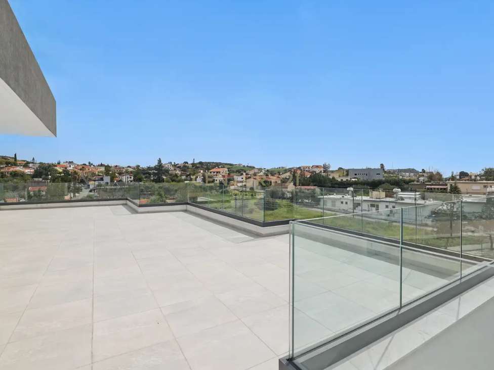 3 bedrooms Penthouse in Parekklisia, Limassol, Cyprus No. 55923