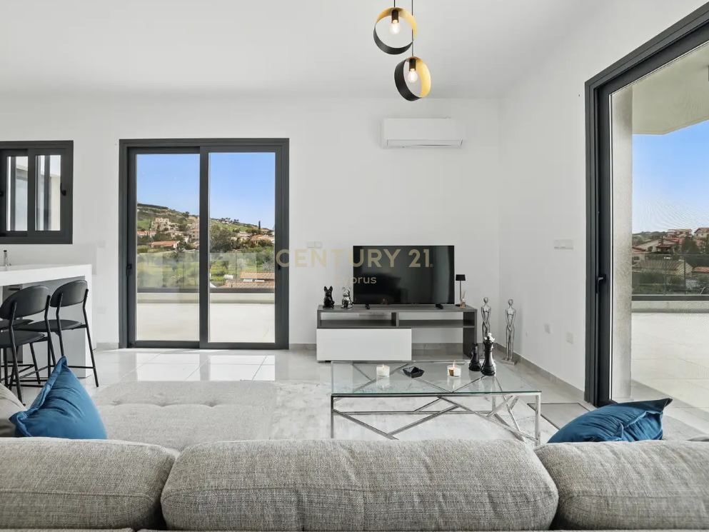 3 bedrooms Penthouse in Parekklisia, Limassol, Cyprus No. 55923