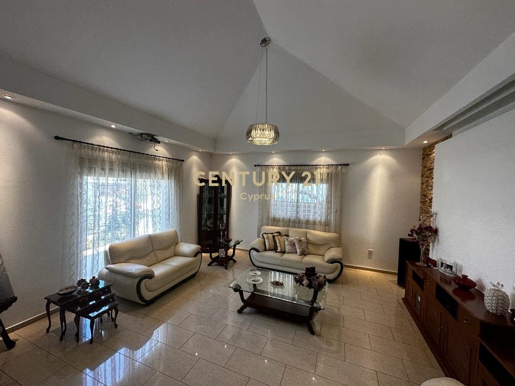 5 bedrooms Villa in Ekali, Limassol, Cyprus No. 6801