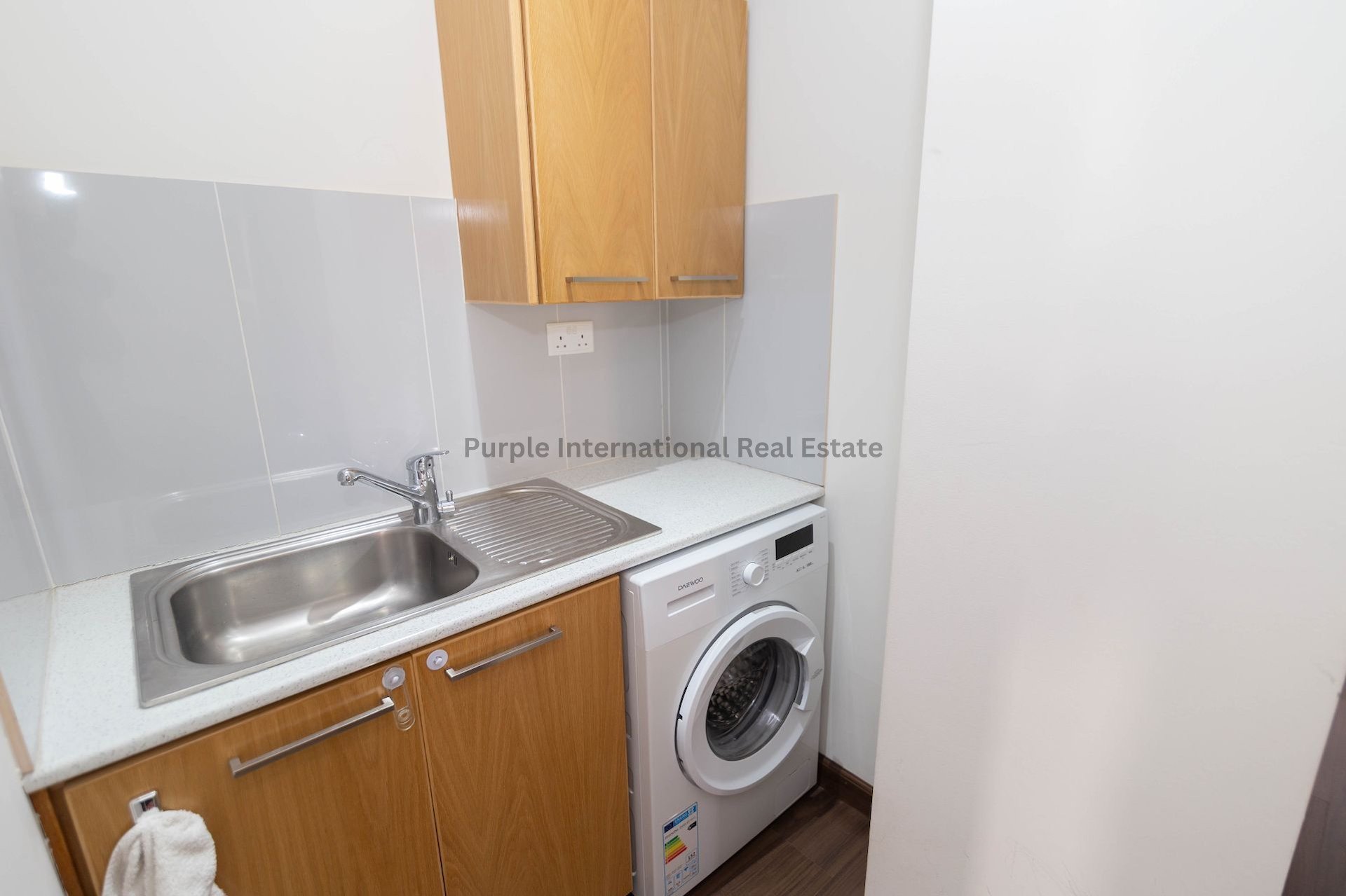 3 bedrooms Apartment in Larnaca, Larnaka, Cyprus No. 37509