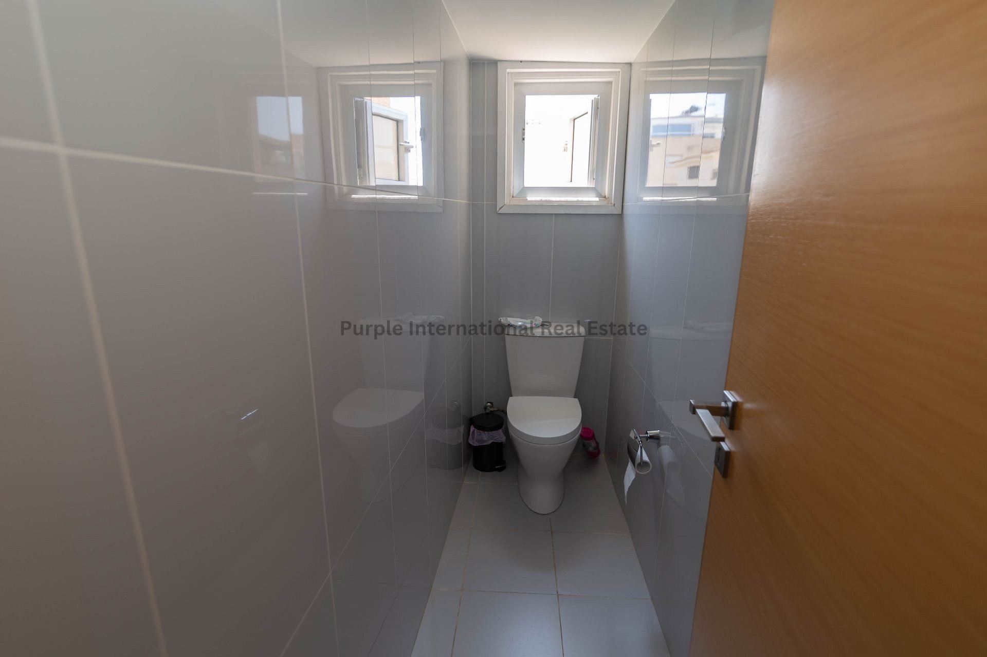 3 bedrooms Apartment in Larnaca, Larnaka, Cyprus No. 37509