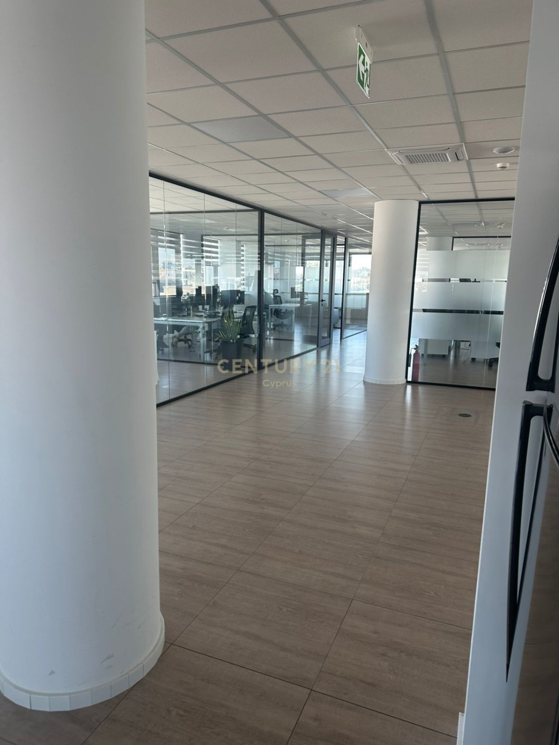 380m2 Oficina en Germasogeia, Limassol, Chipre No. 53916