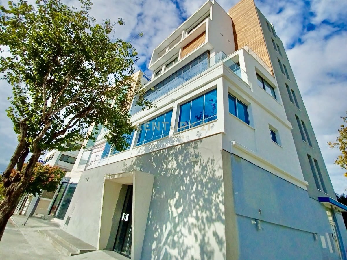 240m2 Bureau à Limassol, Chypre No. 53528
