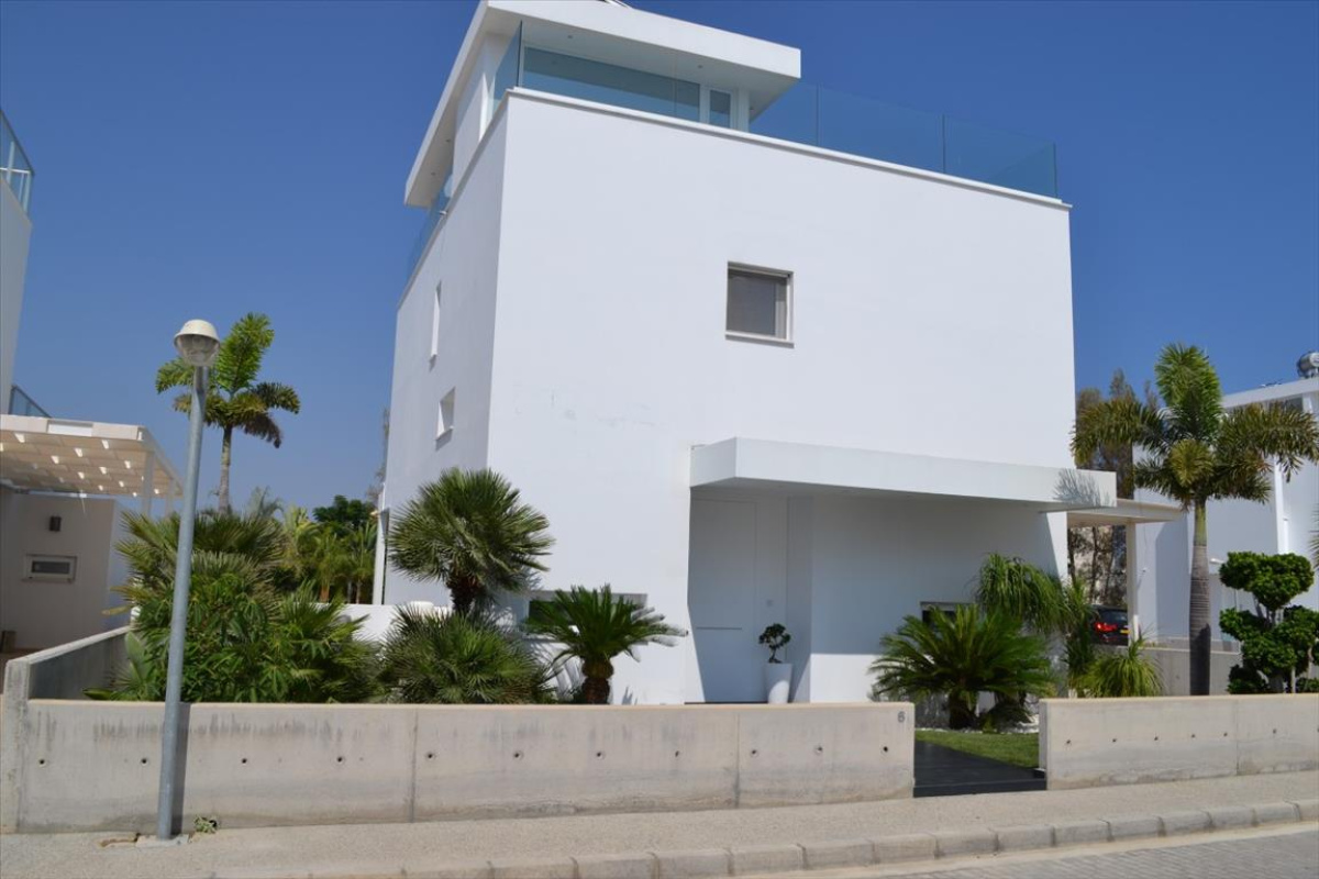 Studio Villa in Larnaca, Larnaka, Cyprus No. 38205