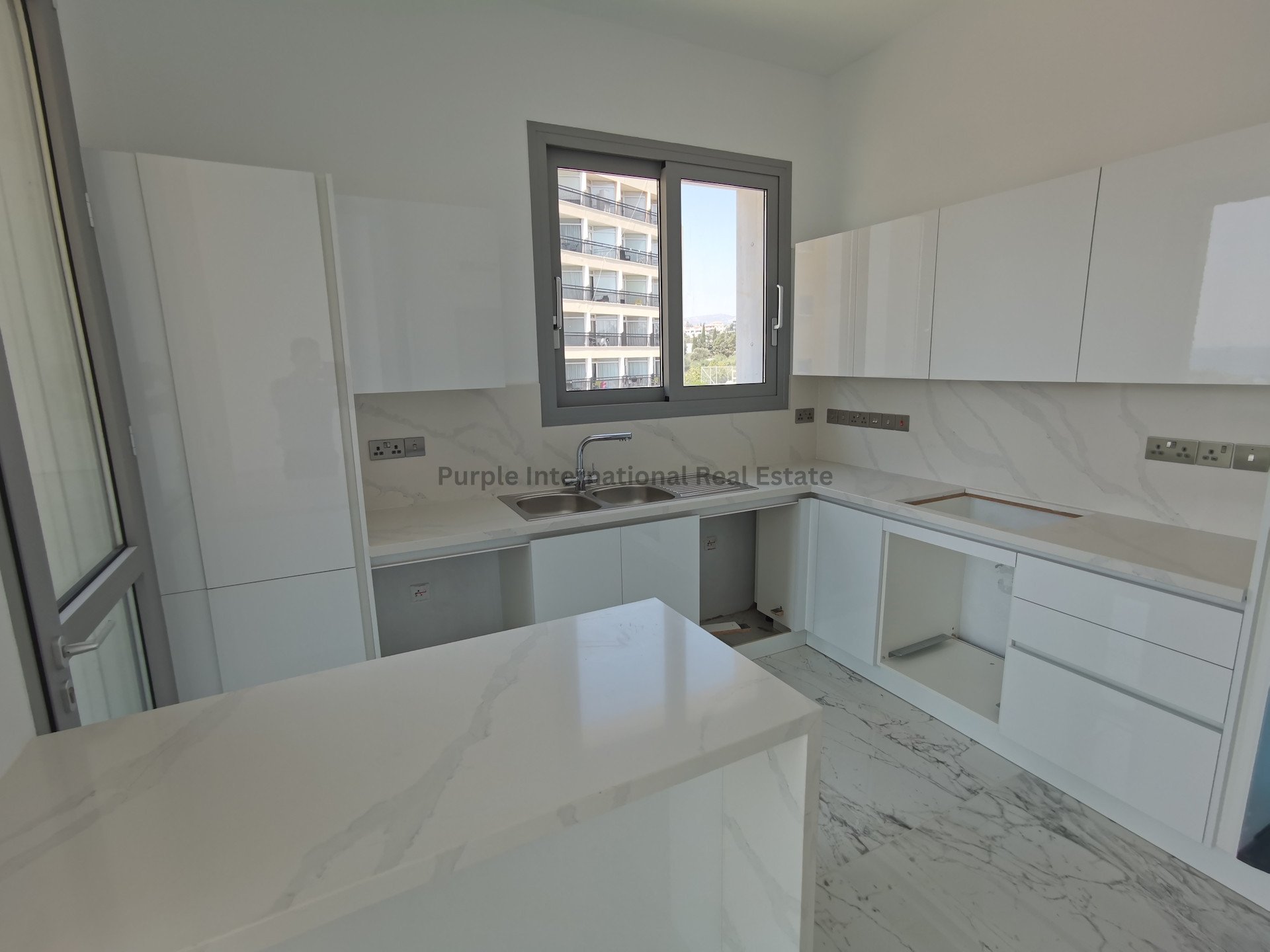 2 bedrooms Apartment in Agios Tychonas, Limassol, Cyprus No. 51542