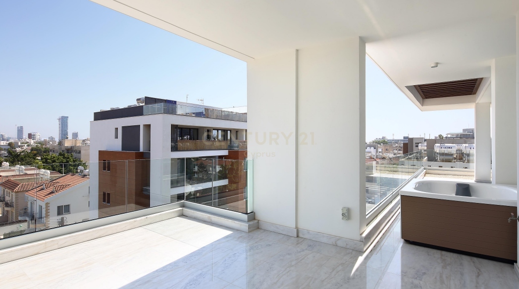 3 bedrooms Apartment in Germasogeia, Limassol, Cyprus No. 25393