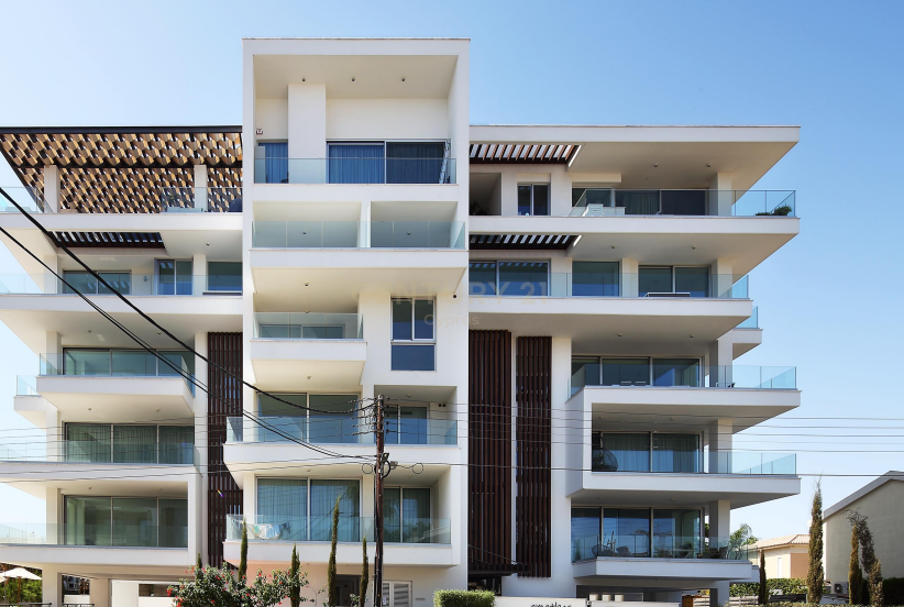 3 bedrooms Apartment in Germasogeia, Limassol, Cyprus No. 25393