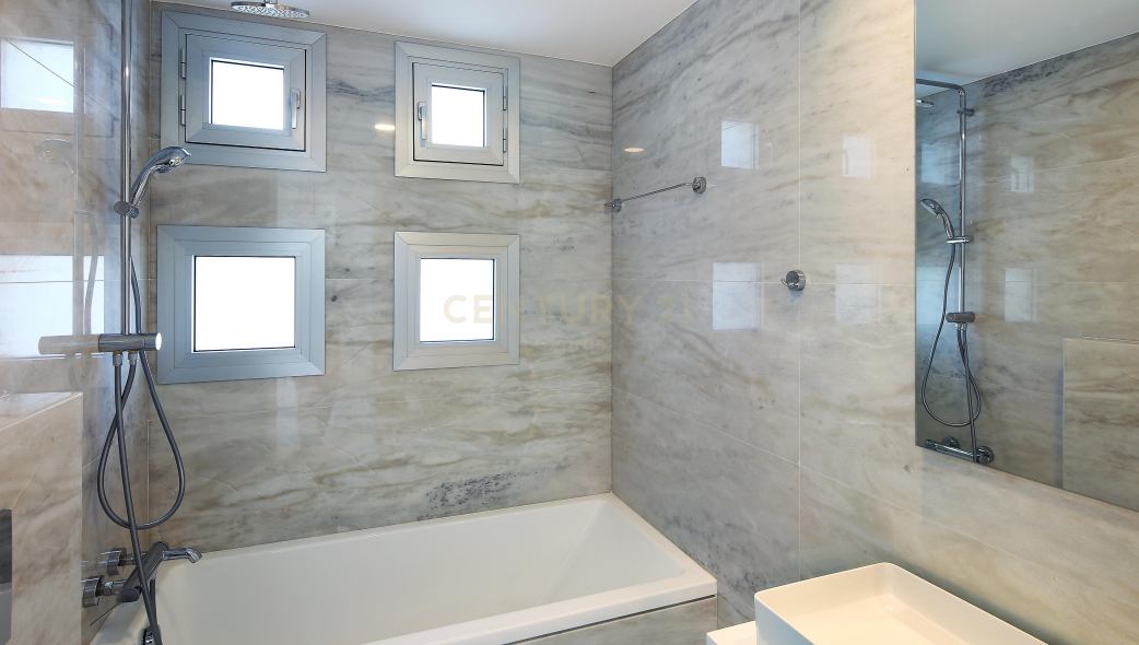 3 bedrooms Apartment in Germasogeia, Limassol, Cyprus No. 25393