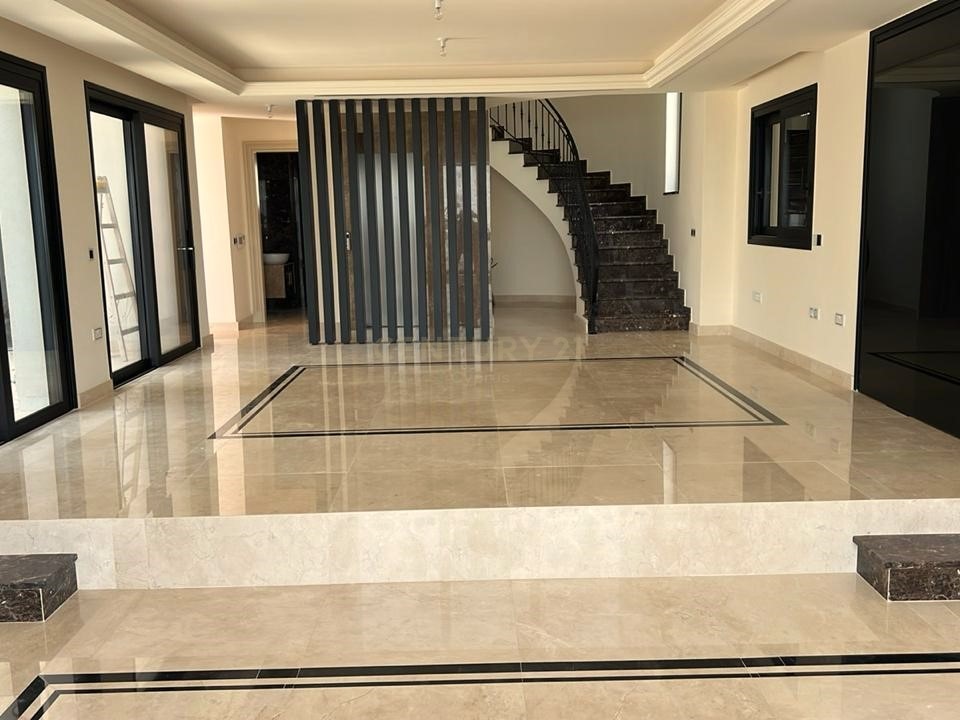 5 bedrooms Villa in Mesa Geitonia, Limassol, Cyprus No. 55784