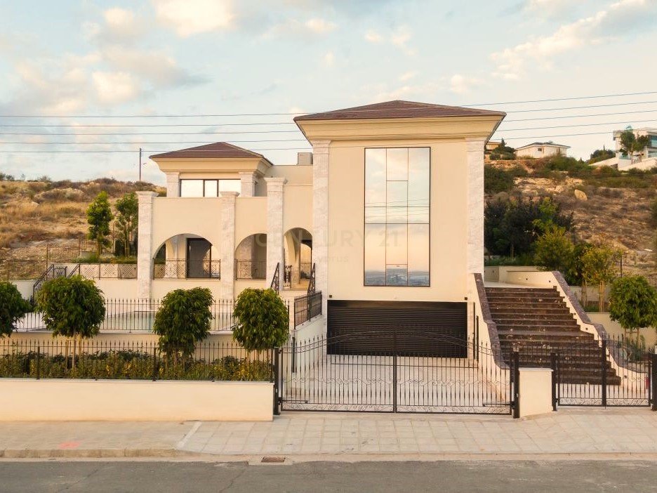 5 bedrooms Villa in Mesa Geitonia, Limassol, Cyprus No. 55784