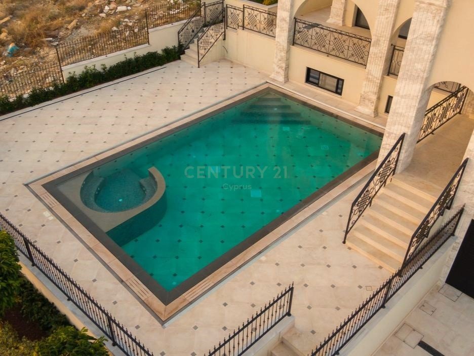 5 bedrooms Villa in Mesa Geitonia, Limassol, Cyprus No. 55784