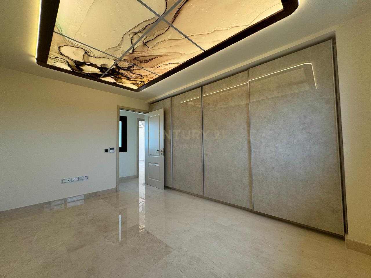 5 bedrooms Villa in Mesa Geitonia, Limassol, Cyprus No. 55784