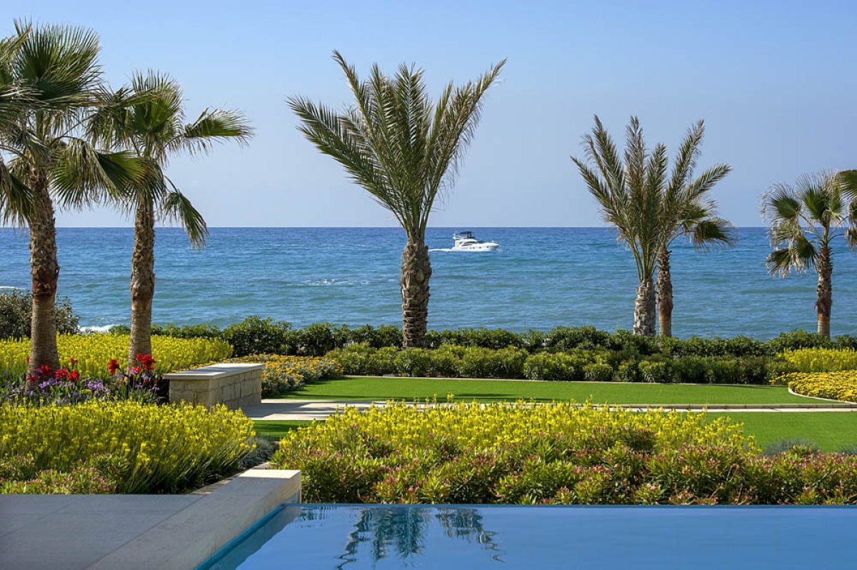 5 bedrooms Villa in Larnaca, Larnaka, Cyprus No. 38243