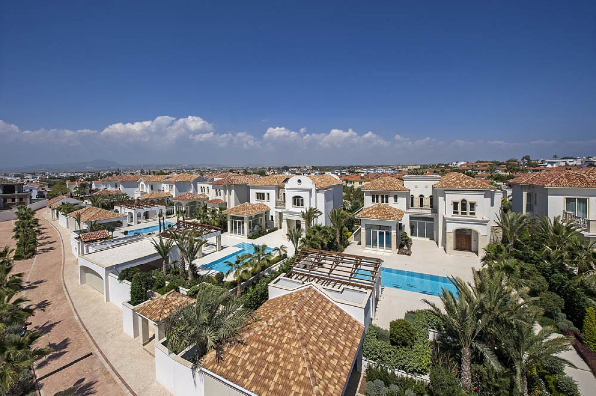 5 bedrooms Villa in Larnaca, Larnaka, Cyprus No. 38244