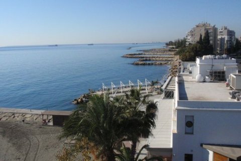 3 bedrooms Apartment in Limassol, Cyprus No. 38247