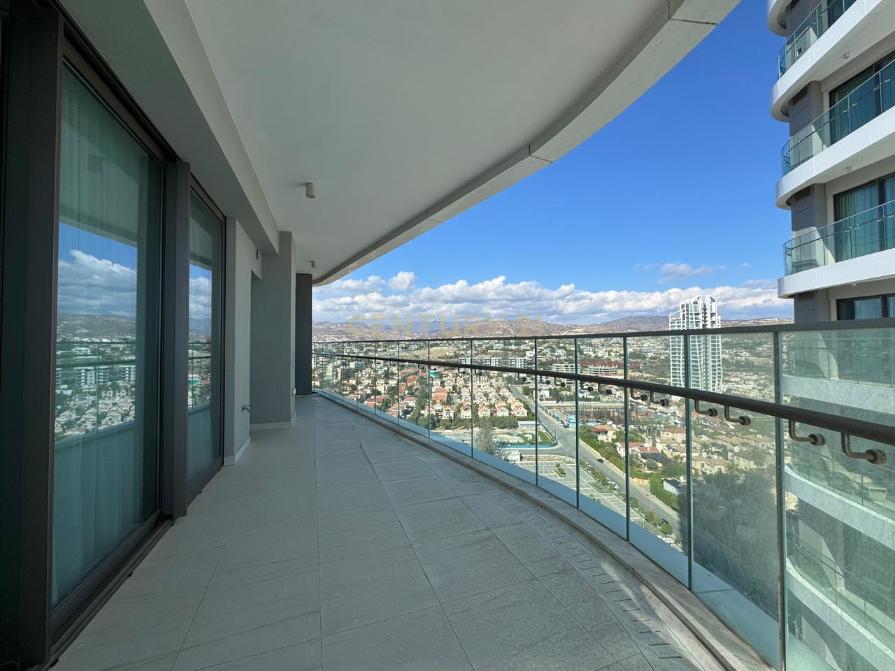 3 chambres Appartement à Mouttagiaka, Limassol, Chypre No. 55936