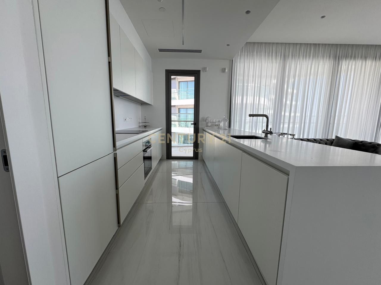 3 chambres Appartement à Mouttagiaka, Limassol, Chypre No. 55936