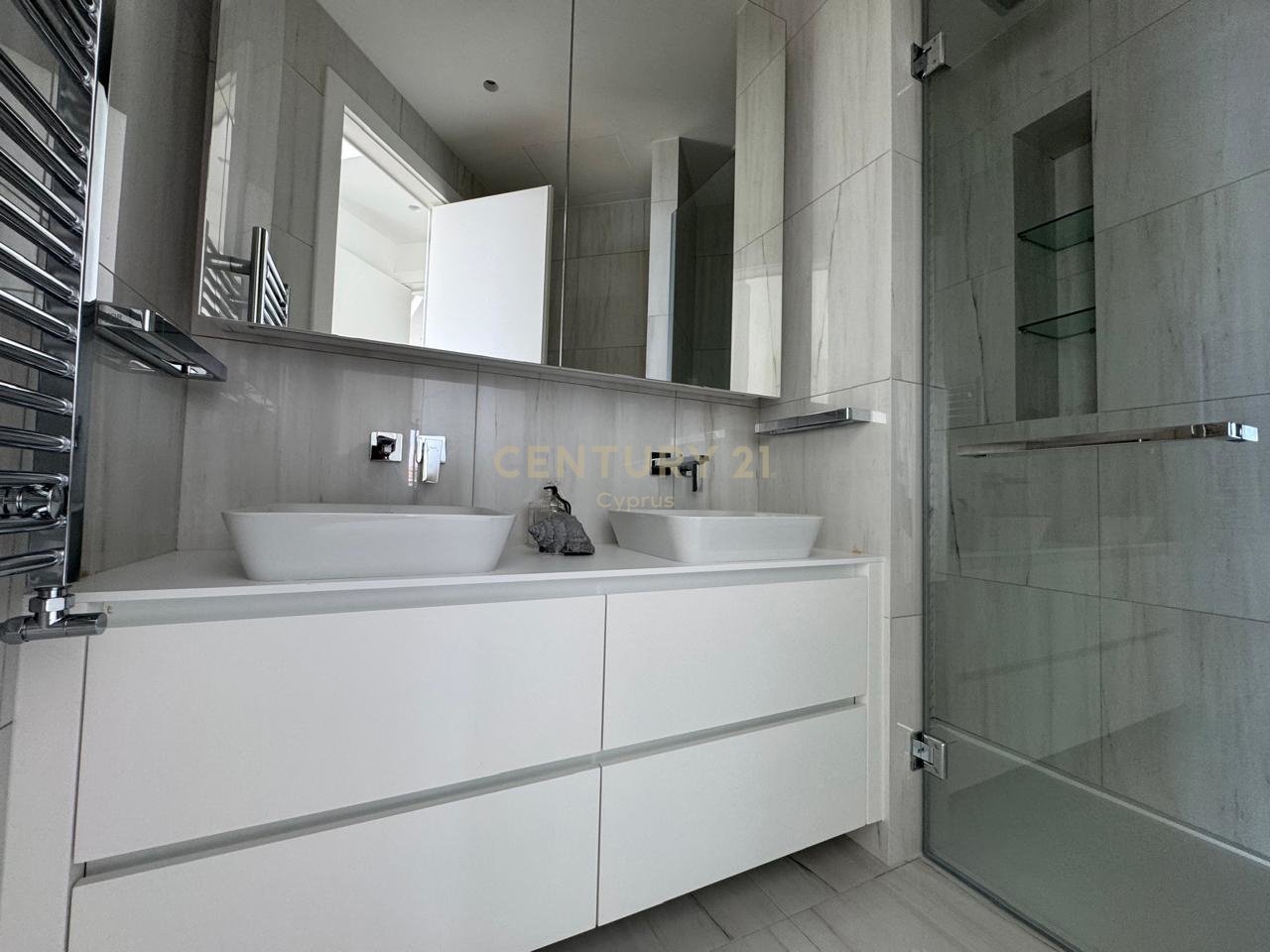 3 chambres Appartement à Mouttagiaka, Limassol, Chypre No. 55936