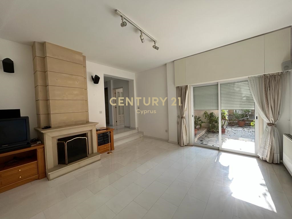 5 bedrooms Villa in Agios Nektarios, Limassol, Cyprus No. 55932