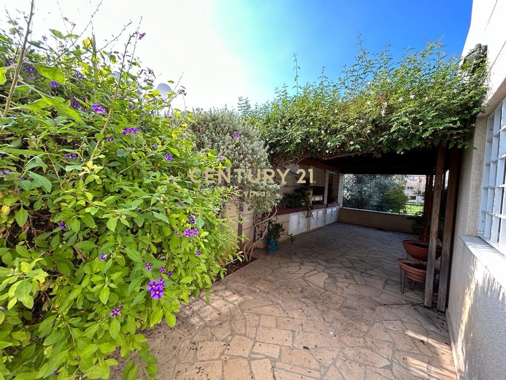 5 bedrooms Villa in Agios Nektarios, Limassol, Cyprus No. 55932