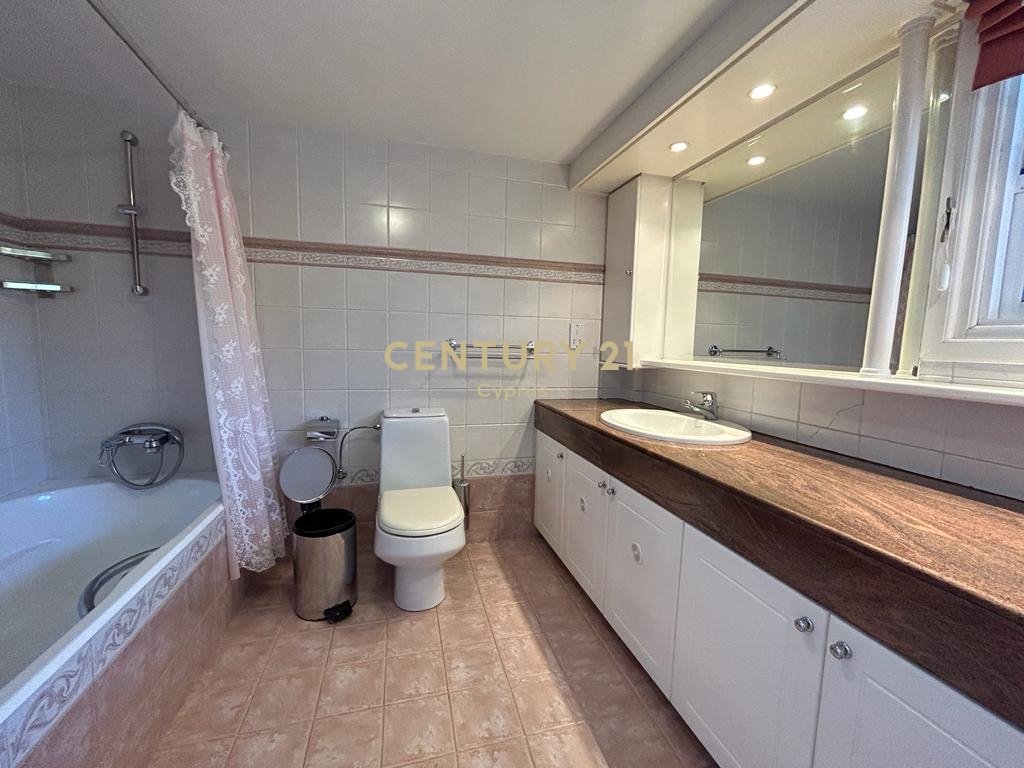 5 bedrooms Villa in Agios Nektarios, Limassol, Cyprus No. 55932