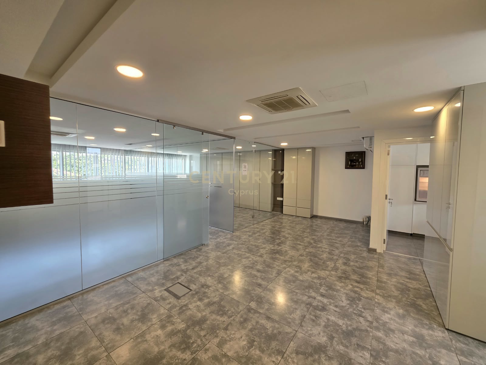 100m2 Bureau à Limassol, Chypre No. 58579