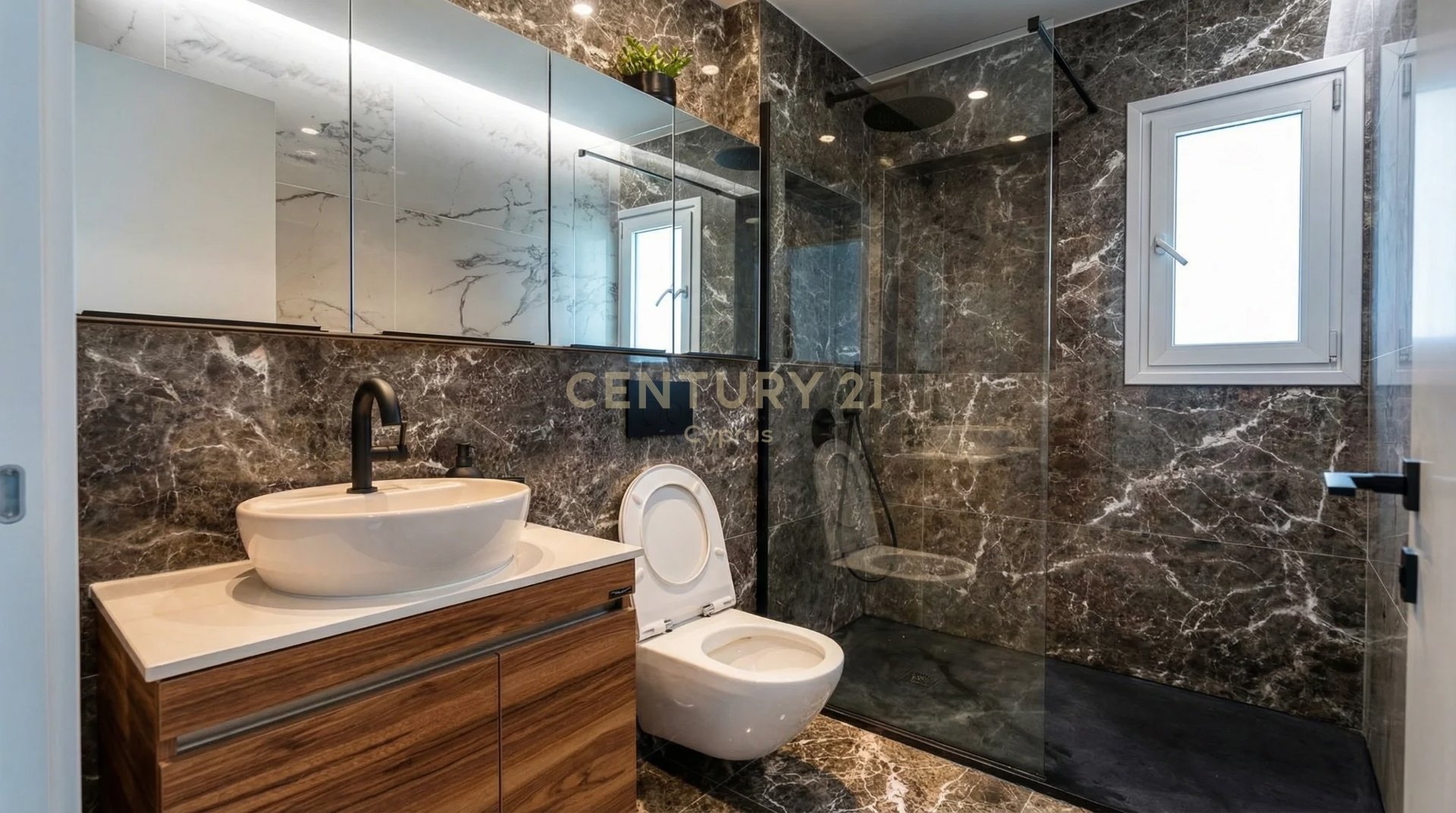3 dormitorios Apartamento en Limassol, Chipre No. 58580
