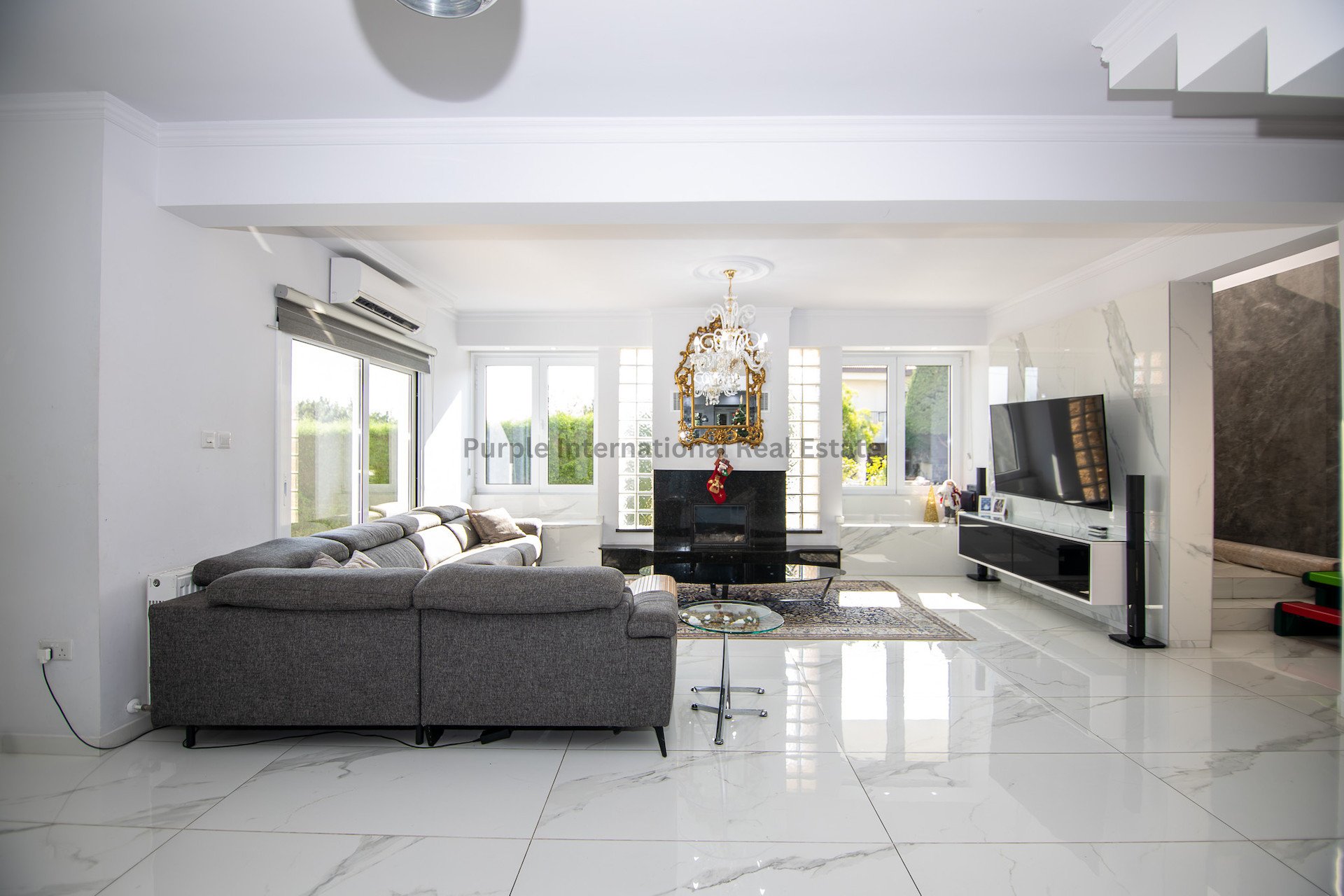 5 bedrooms Villa in Deryneia, Ammochostos, Cyprus No. 39293