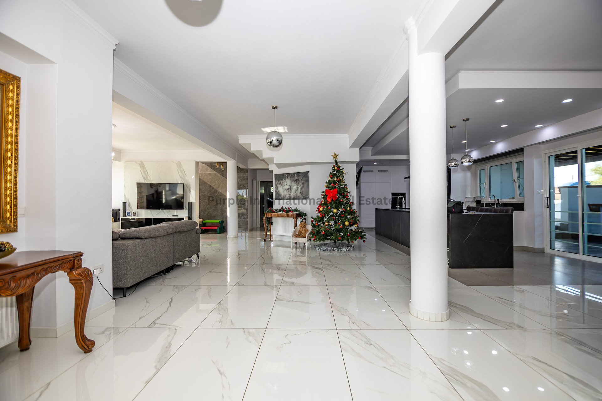 5 bedrooms Villa in Deryneia, Ammochostos, Cyprus No. 39293