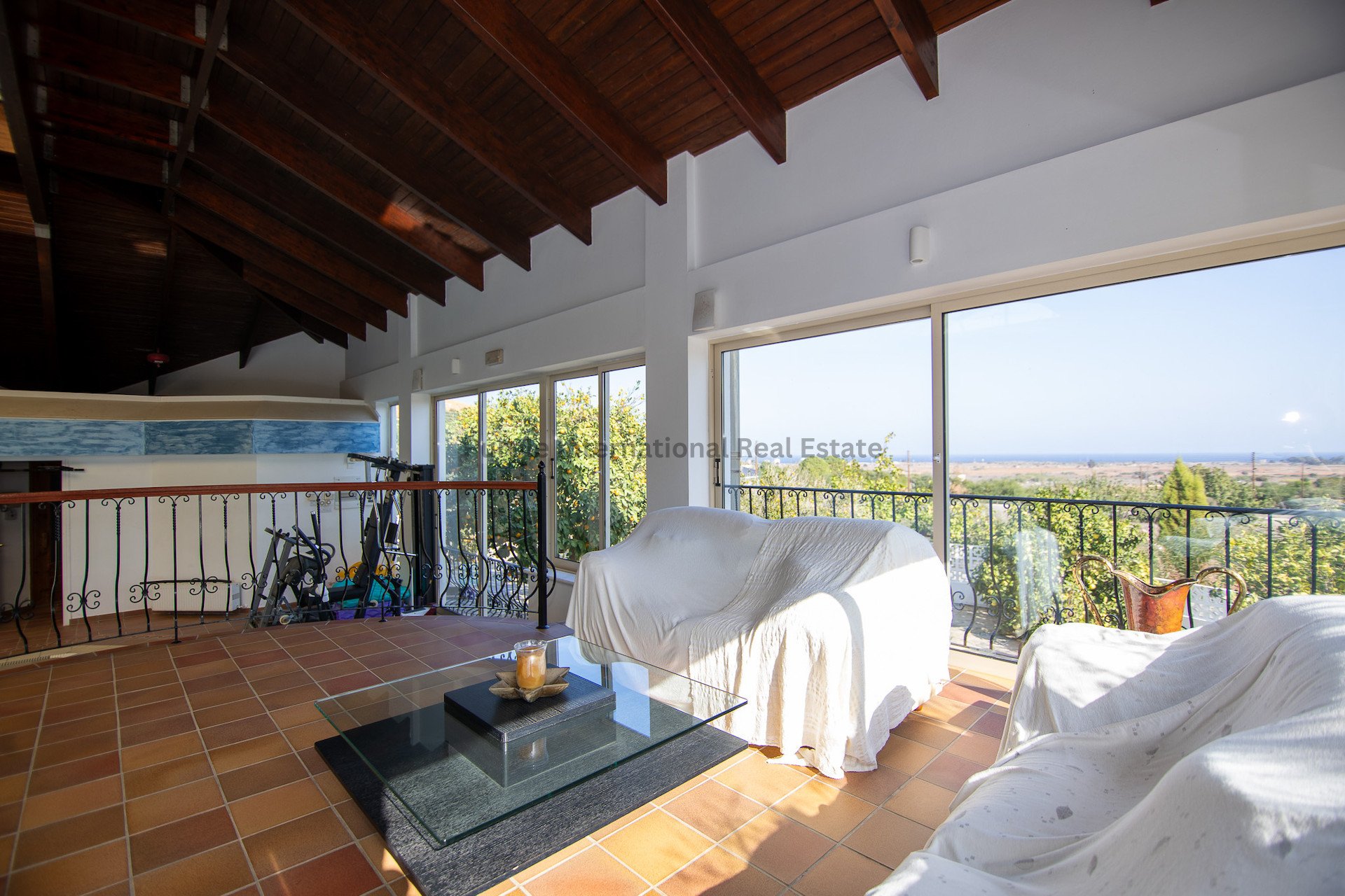 5 bedrooms Villa in Deryneia, Ammochostos, Cyprus No. 39293