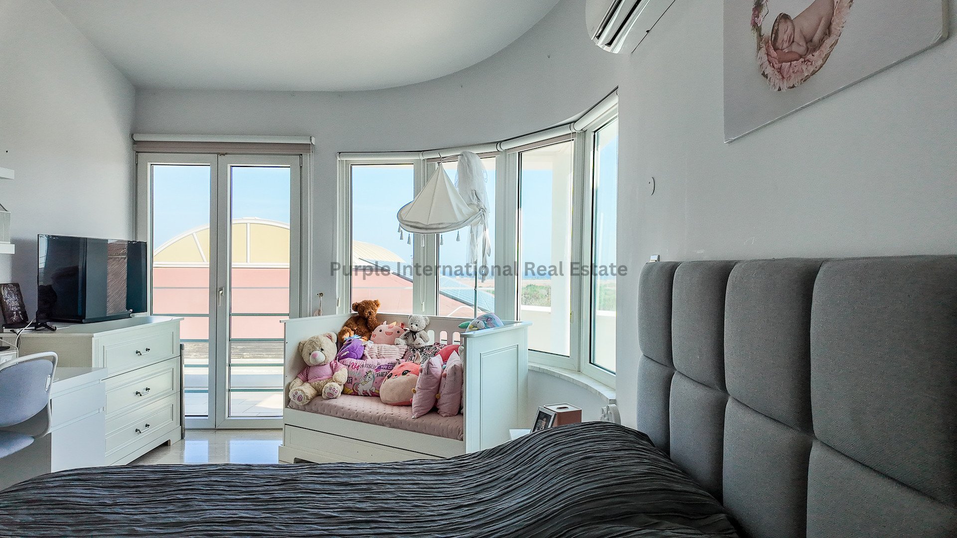 5 bedrooms Villa in Deryneia, Ammochostos, Cyprus No. 39293