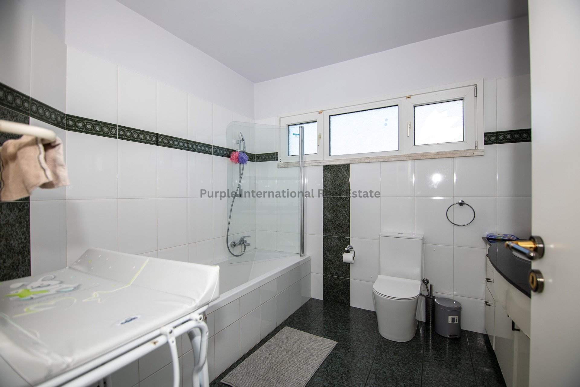 5 bedrooms Villa in Deryneia, Ammochostos, Cyprus No. 39293