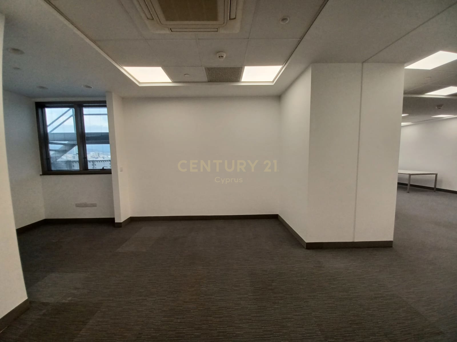 373m2 Oficina en Limassol, Chipre No. 54179