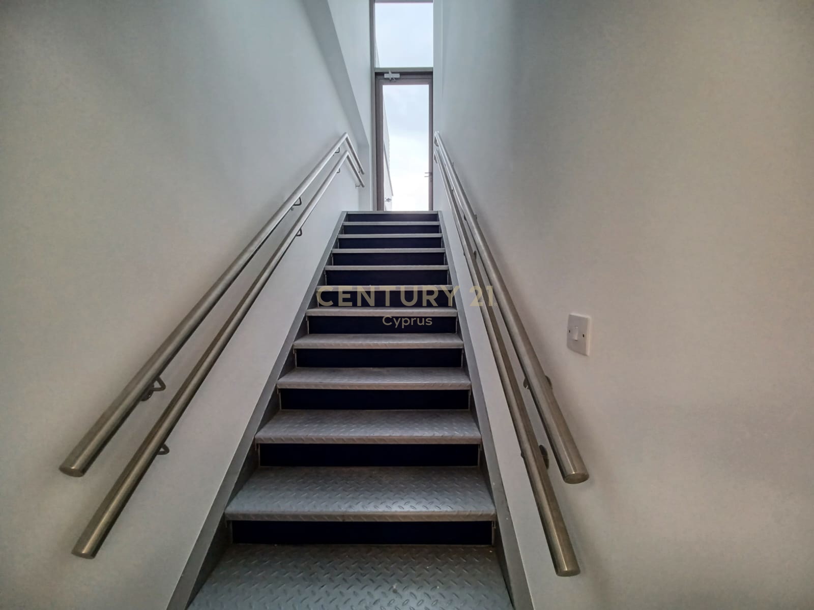 373m2 Oficina en Limassol, Chipre No. 54179