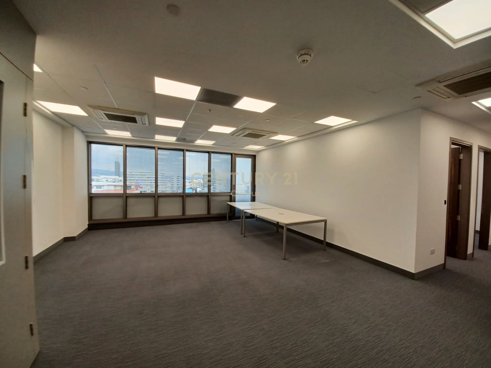 373m2 Oficina en Limassol, Chipre No. 54179