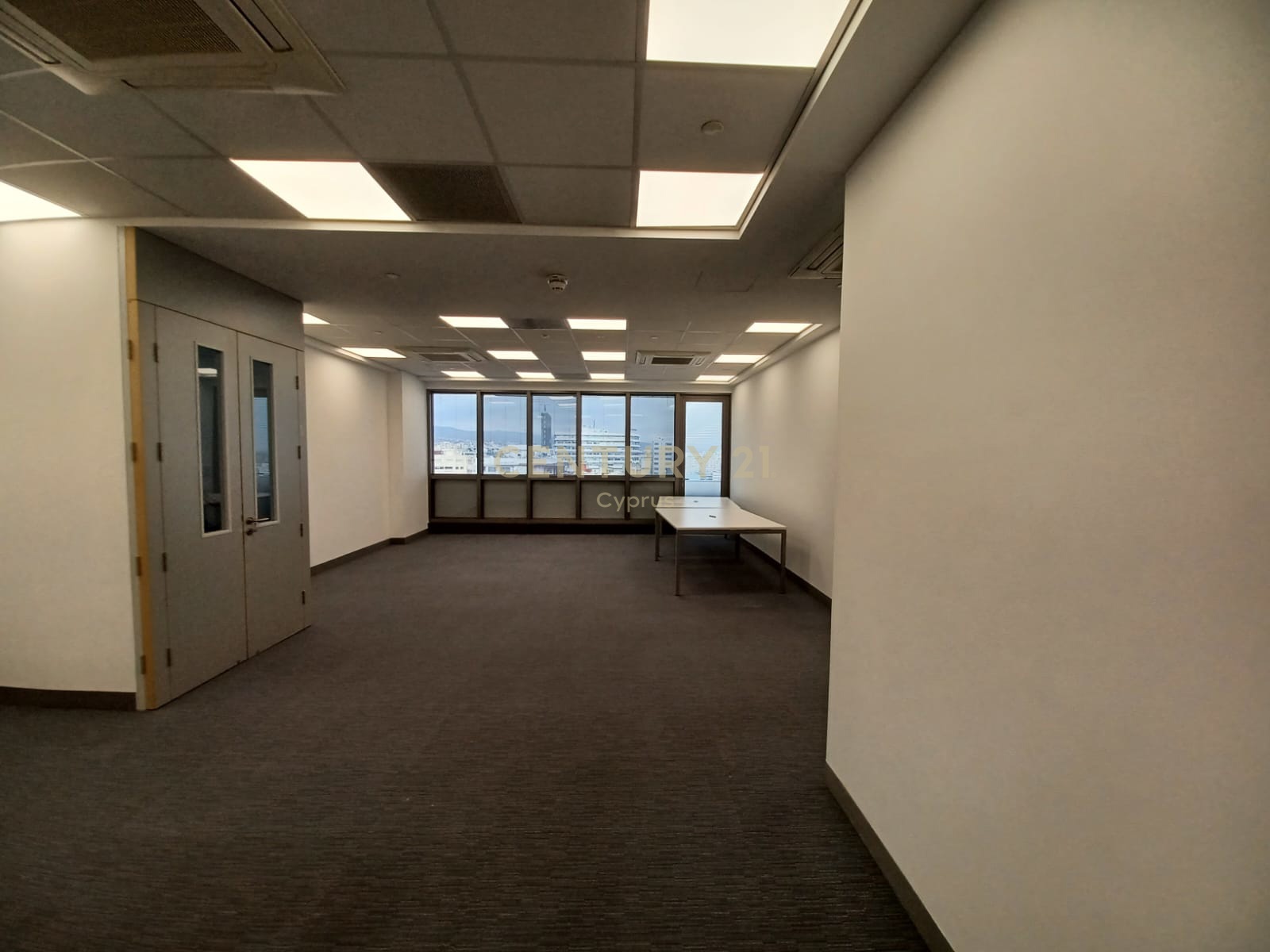 373m2 Oficina en Limassol, Chipre No. 54179
