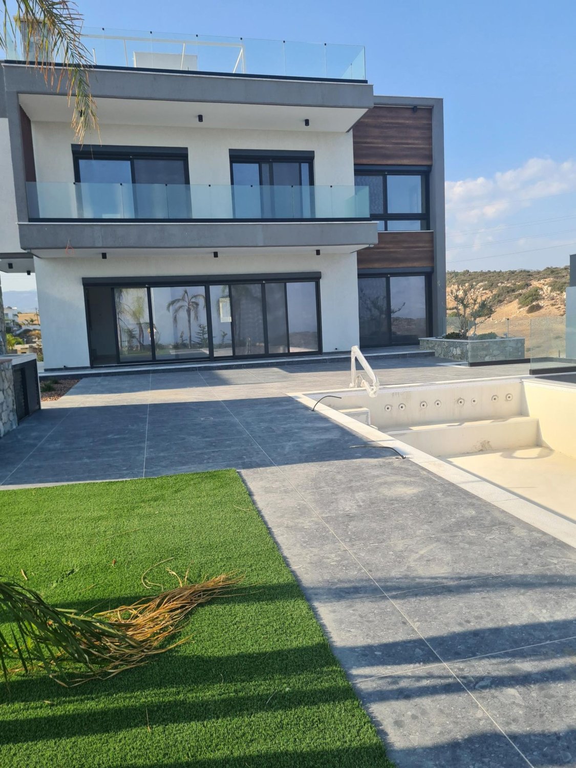 4 bedrooms Villa in Parekklisia, Limassol, Cyprus No. 45322