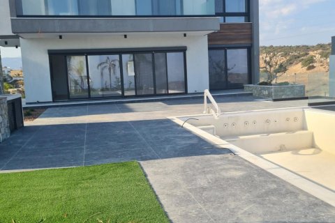 4 bedrooms Villa in Parekklisia, Limassol, Cyprus No. 45321