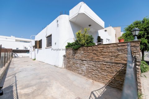 7 bedrooms Villa in Agios Nektarios, Limassol, Cyprus No. 8004