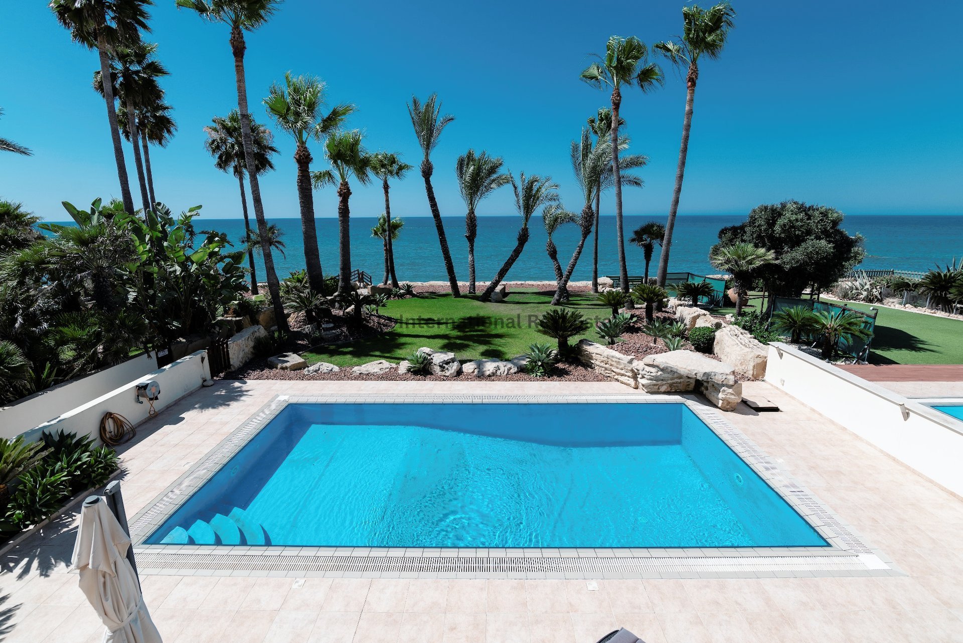 4 bedrooms Villa in Kiti, Larnaka, Cyprus No. 8005