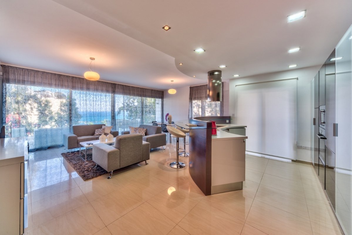 3 bedrooms Apartment in Nicosia, Cyprus No. 38262